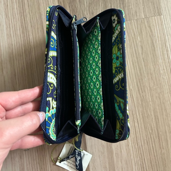 NWT vera bradley wallet - Picture 4 of 6
